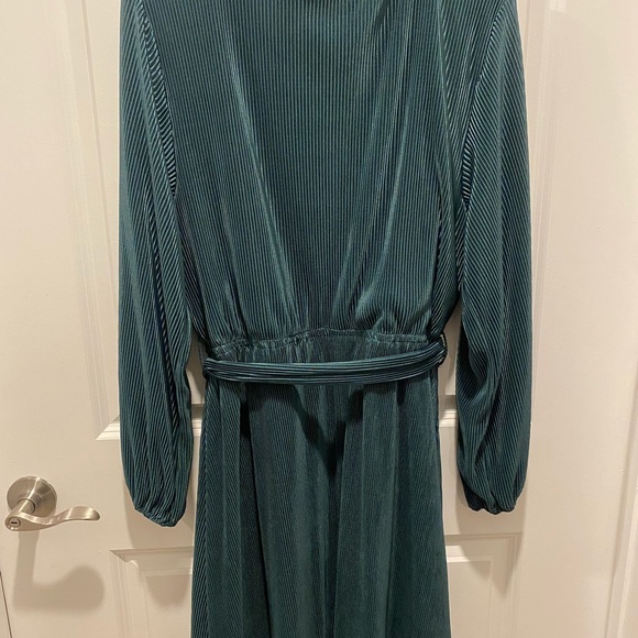 Hunter green long sleeve mini dress - Picture 2 of 3